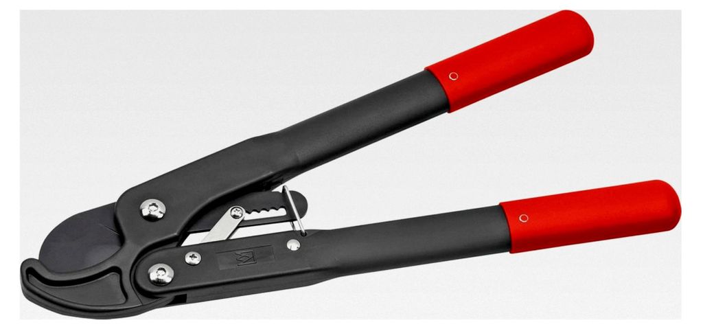 Astschere mit Amboss-Klinge und Ratschenfunktion