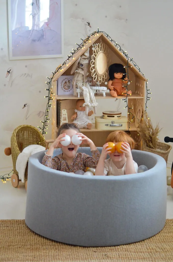 Design e Gioco: Scala in Schiuma Grigio per Camera Bambini Moderna - 13