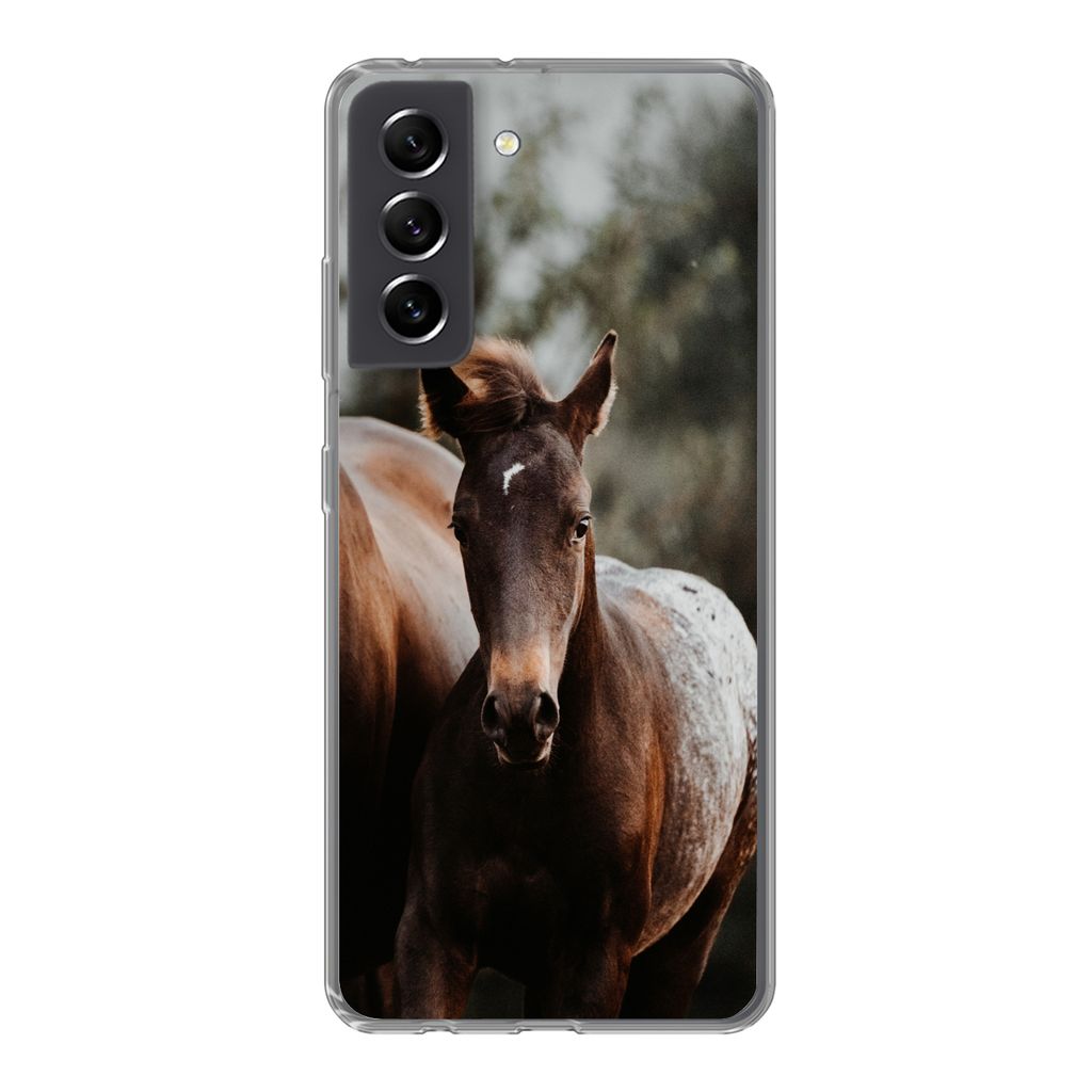 MuchoWow Handyhülle Schutzhülle Hülle für Samsung Galaxy S21 FE Pferde - Wald - Berge Silikon Softcase Handy Hülle - Mobiltelefonhülle