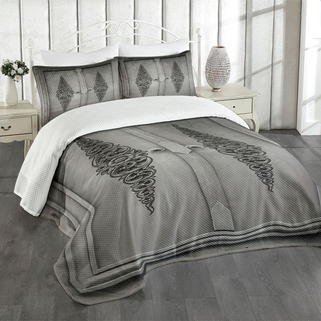 ABAKUHAUS Antiquität Tagesdecke Set, Antike Tür mit vertikalen ornamentalen Blumenmuster Reisen Schatz Monochrom, 220 x 220 cm, Grau schwarz