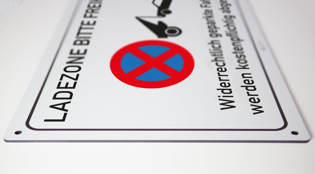 Ladezone bitte freihalten - Schild - 4 mm Alu Verbundplatte (60 x 40 cm Bohrloch 4 x)