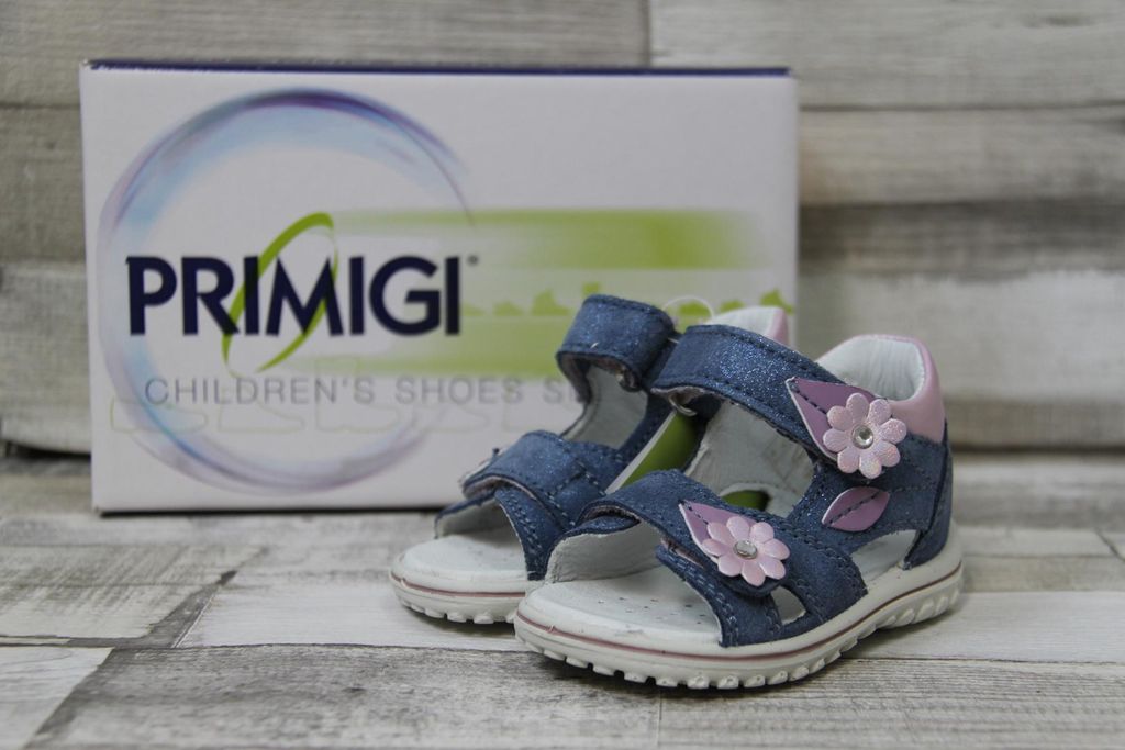 Primigi Mädchen Sandale blau mit rosa Blüten, geschlossener Ferse und zwei Klettverschlüssen 20