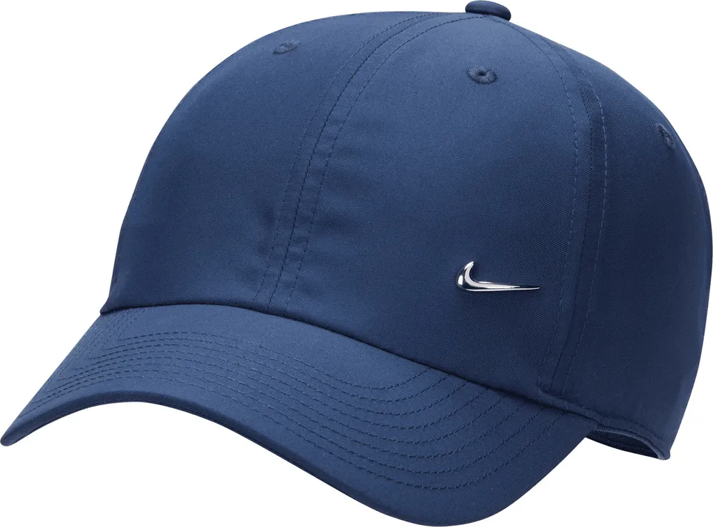 Nike Club Cap Unstructured Blu: Street Style con Swoosh in Metallo