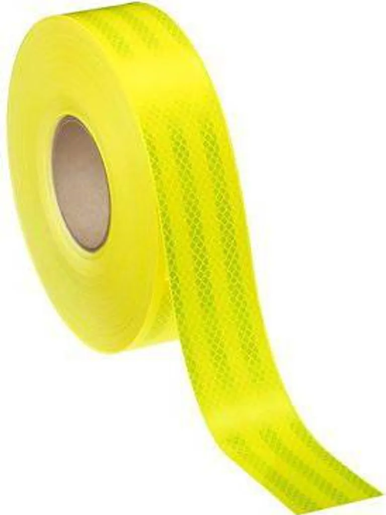 Améliorez la visibilité de vos camions avec le Ruban 3M 983-23 S Jaune