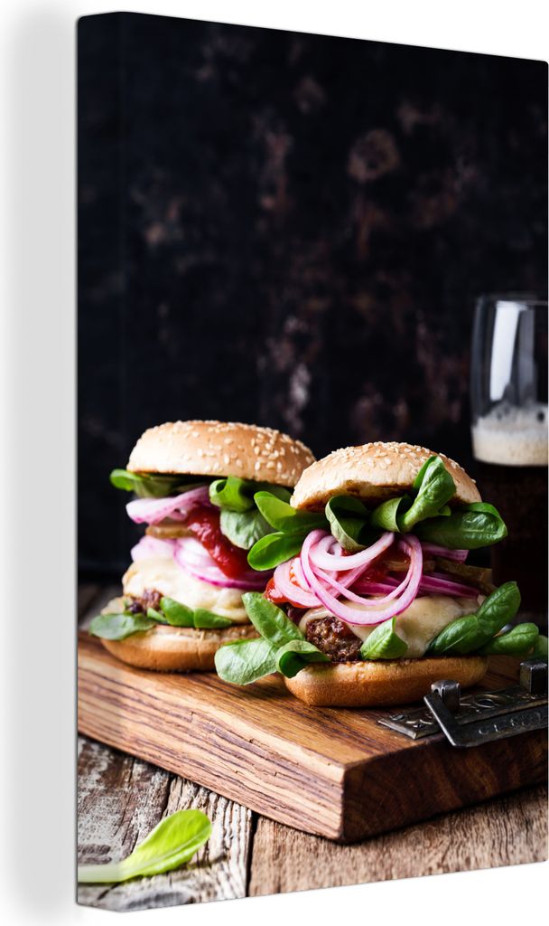 OneMillionCanvasses - Leinwandbilder - 90x140 cm, Hamburger auf einem Schneidebrett vor einem schwarzen Hintergrund, Wandbilder Kunstdruck Wandde...