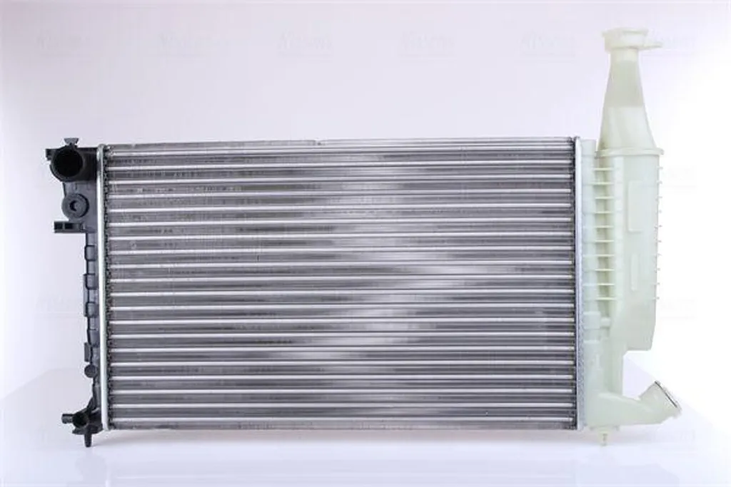 Radiateur moteur NISSENS 133047 anti-surchauffe Berlingo et Partner