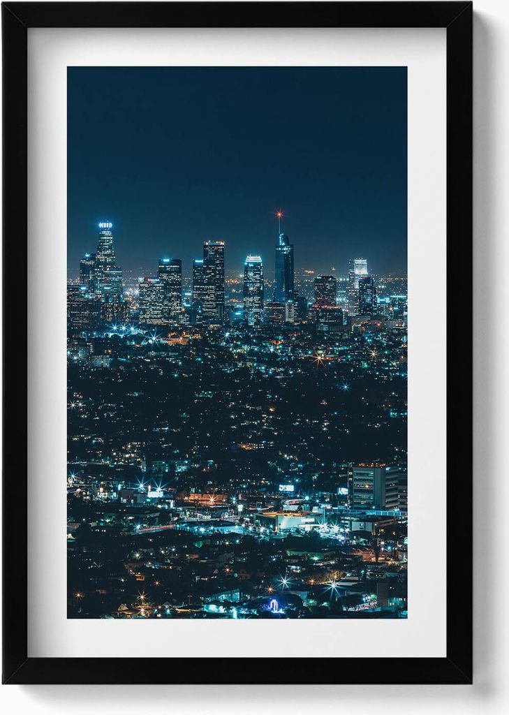 Großes beleuchtetes Stadtpanorama bei Nacht– Wandbild mit Rahmen – Gerahmtes Bild – Wanddekoration – 40x60 cm – Schwarz