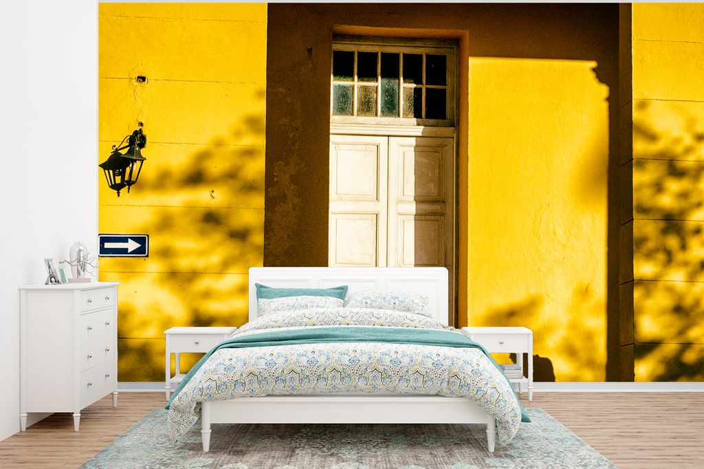 MuchoWow Fototapete für Wohnzimmer oder Schlafzimmer Wandtapete Vinyl Motivtapete Tür - Gelb - Architektur - Schatten - 320x240 cm - Tapeten
