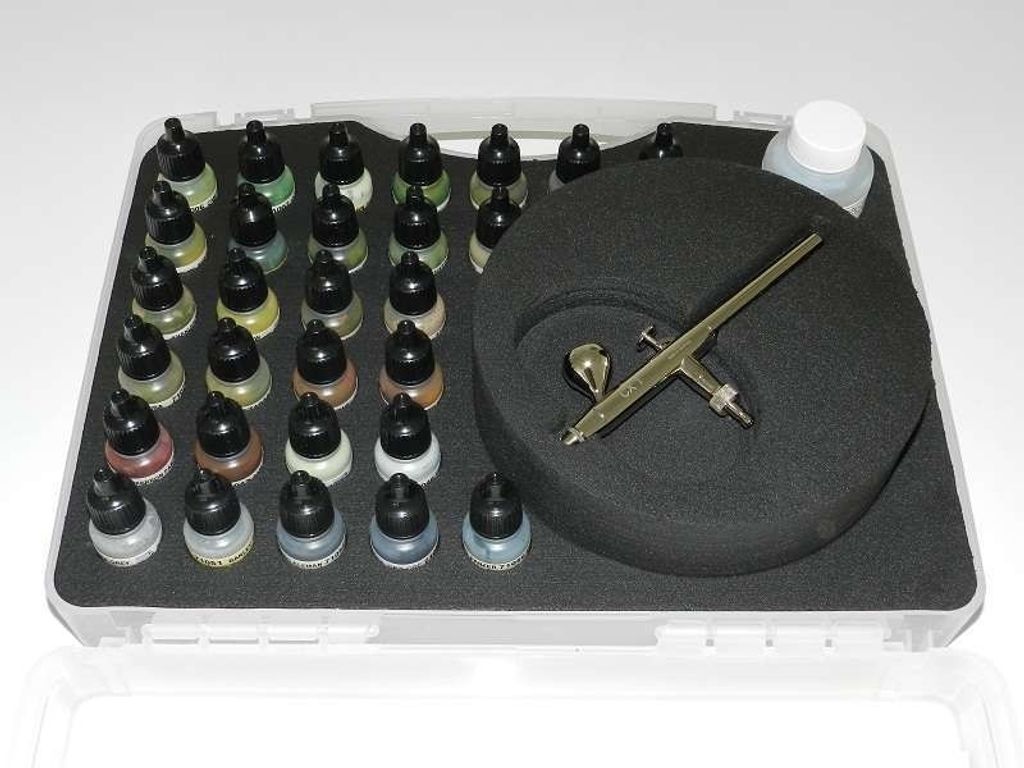 Vallejo Farben Tarnfarben-Koffer mit Airbrush-CX1 800 600 Modellbau Farbe