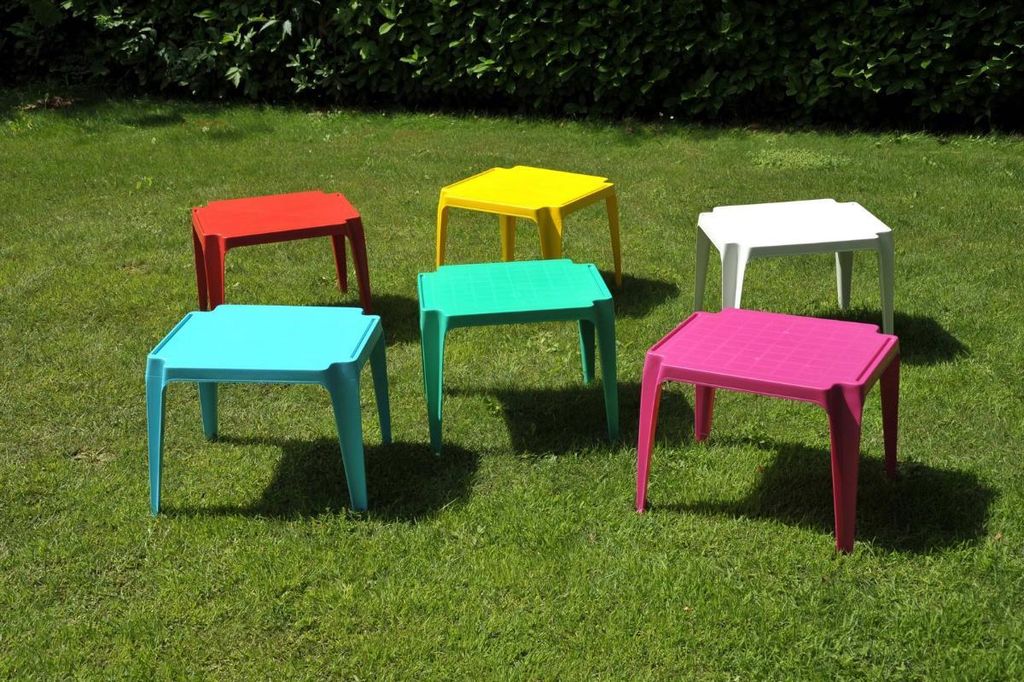 Table empilable pour enfants rouge 50 x 50 cm entièrement Image du produit 