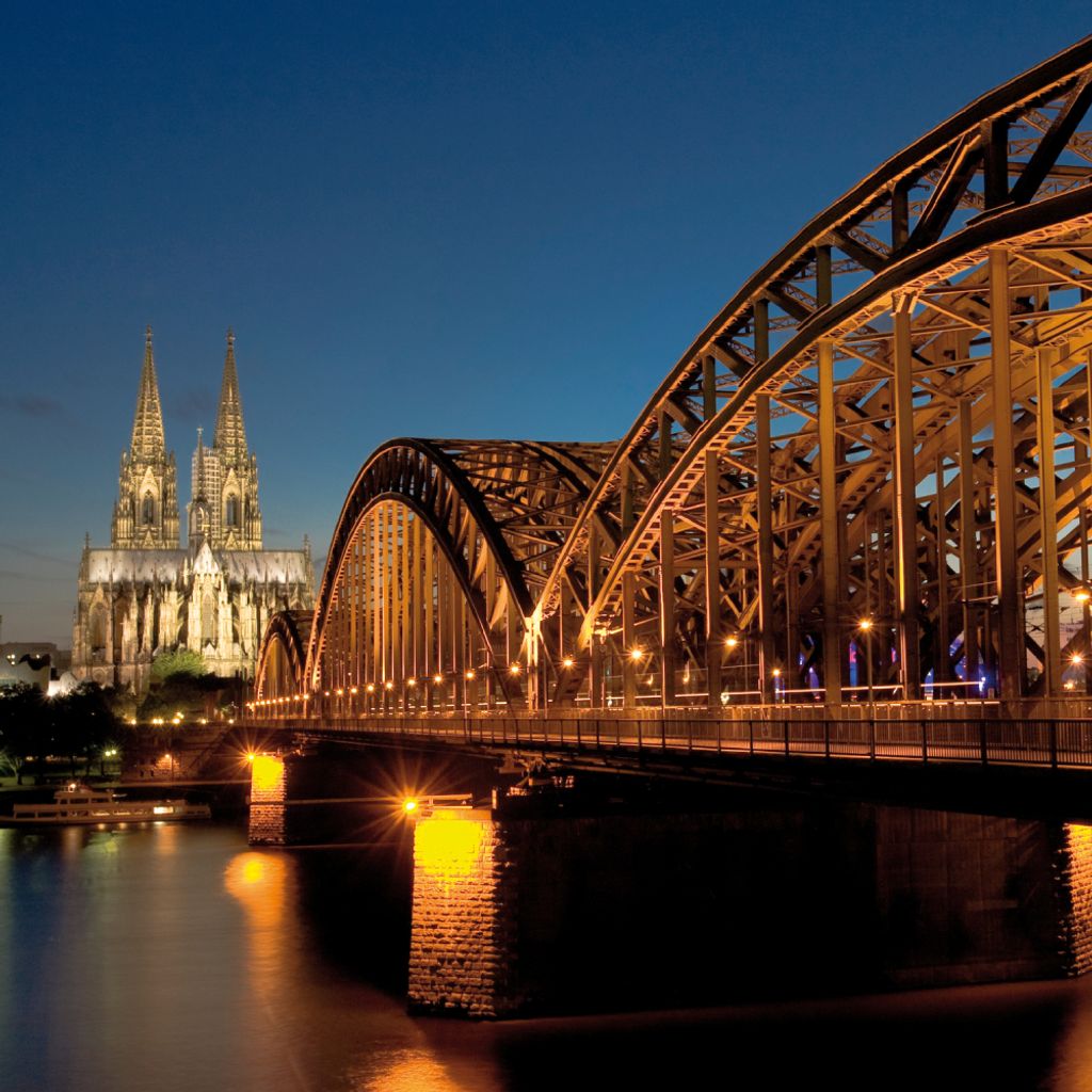 Köln Kunstdruck Bild - Hohenzollernbrücke Und Kölner Dom Bei Nacht (40 x 40 cm)