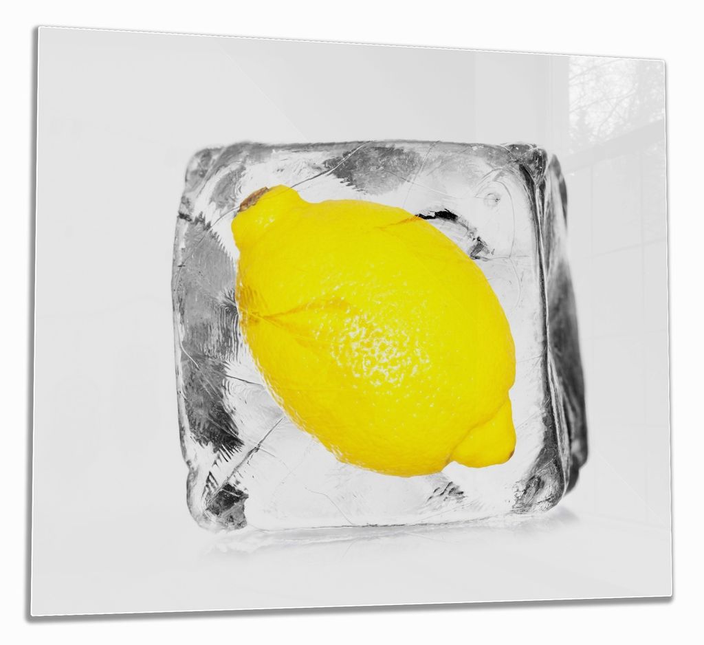 Wallario Herdabdeckplatte aus Glas, Größe 60 x 52 cm 1-teilig, Motiv Zitrone in Eiswürfel - Eiskaltes Obst