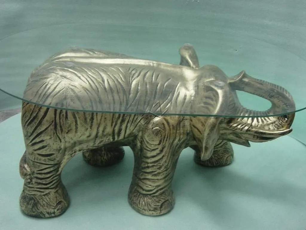 Table Éléphant : Sublimez votre Déco avec cette Sculpture Table Verre