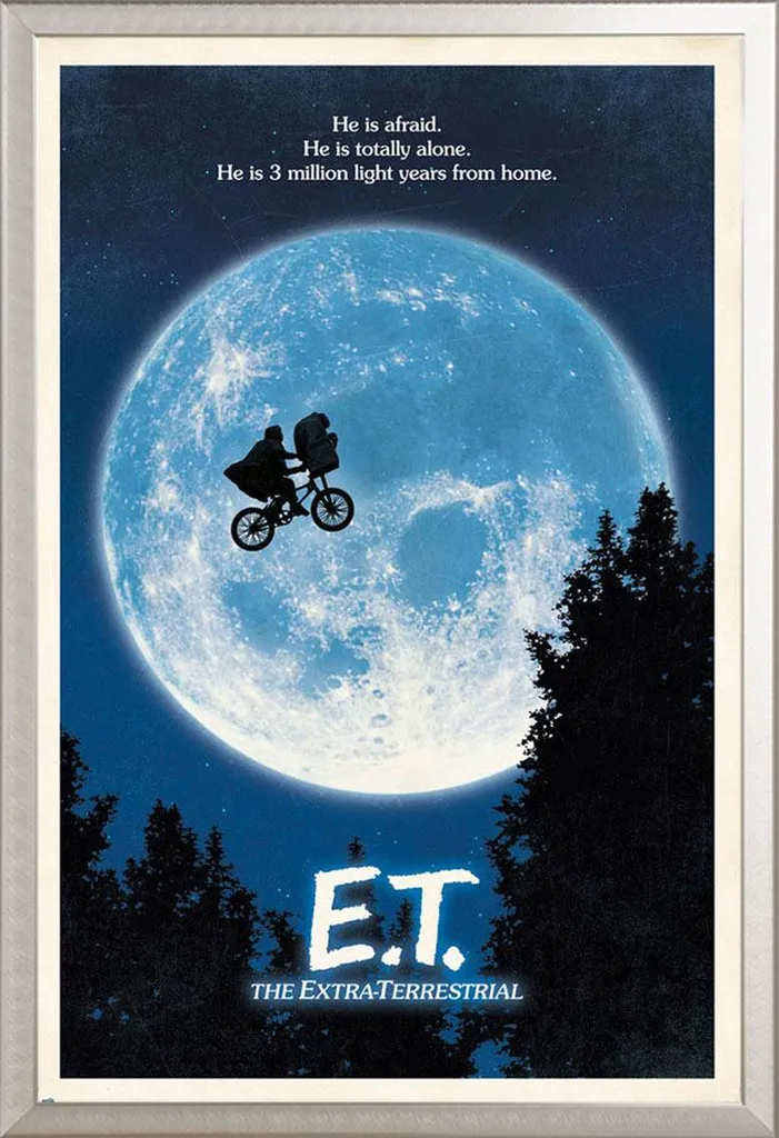 Cadre E.T. l'Extraterrestre Argent : Protégez et Sublimez votre Affiche