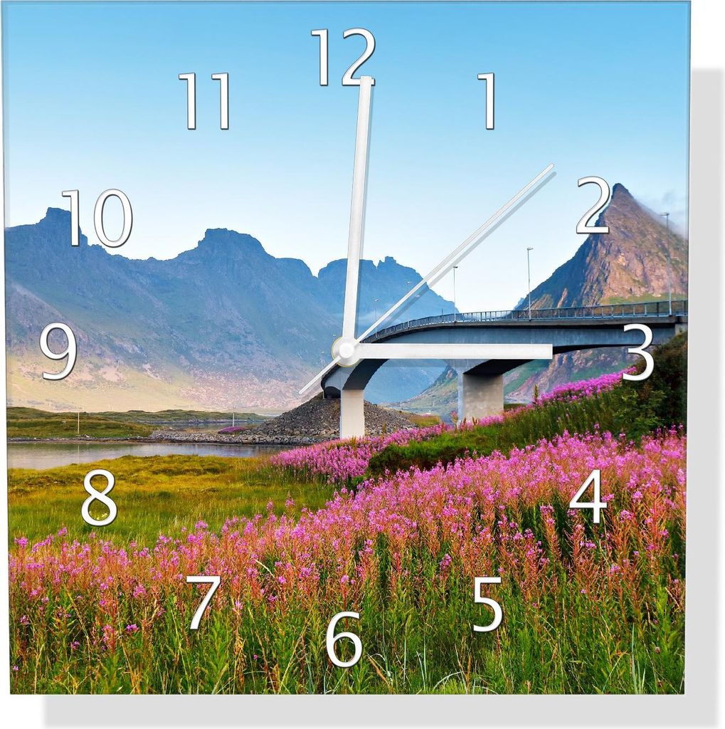 Wallario Design Wanduhr Brücke zwischen Bergen und Blütenmeer aus Echtglas, Größe 30 x 30 cm