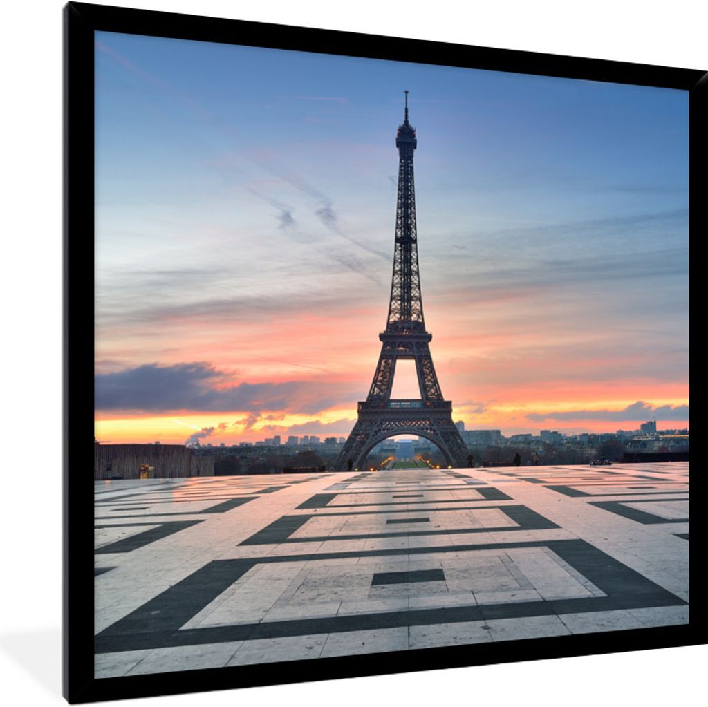 MuchoWow Gerahmtes Poster Der Eiffelturm vom Platz des Palais de Chaillot aus bei Sonnenuntergang 40x40 cm - Poster mit Schwarzem Bilderrahmen Wa...