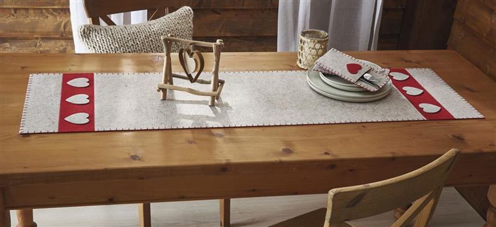 Tischläufer "Herzen" aus Filz in beige / rot, 40x140 cm, Mitteldecke