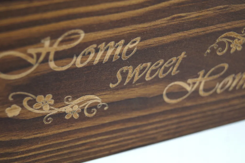 Porta Fazzoletti Quadrato Marrone Inciso - Design Minimal per Ufficio - 3