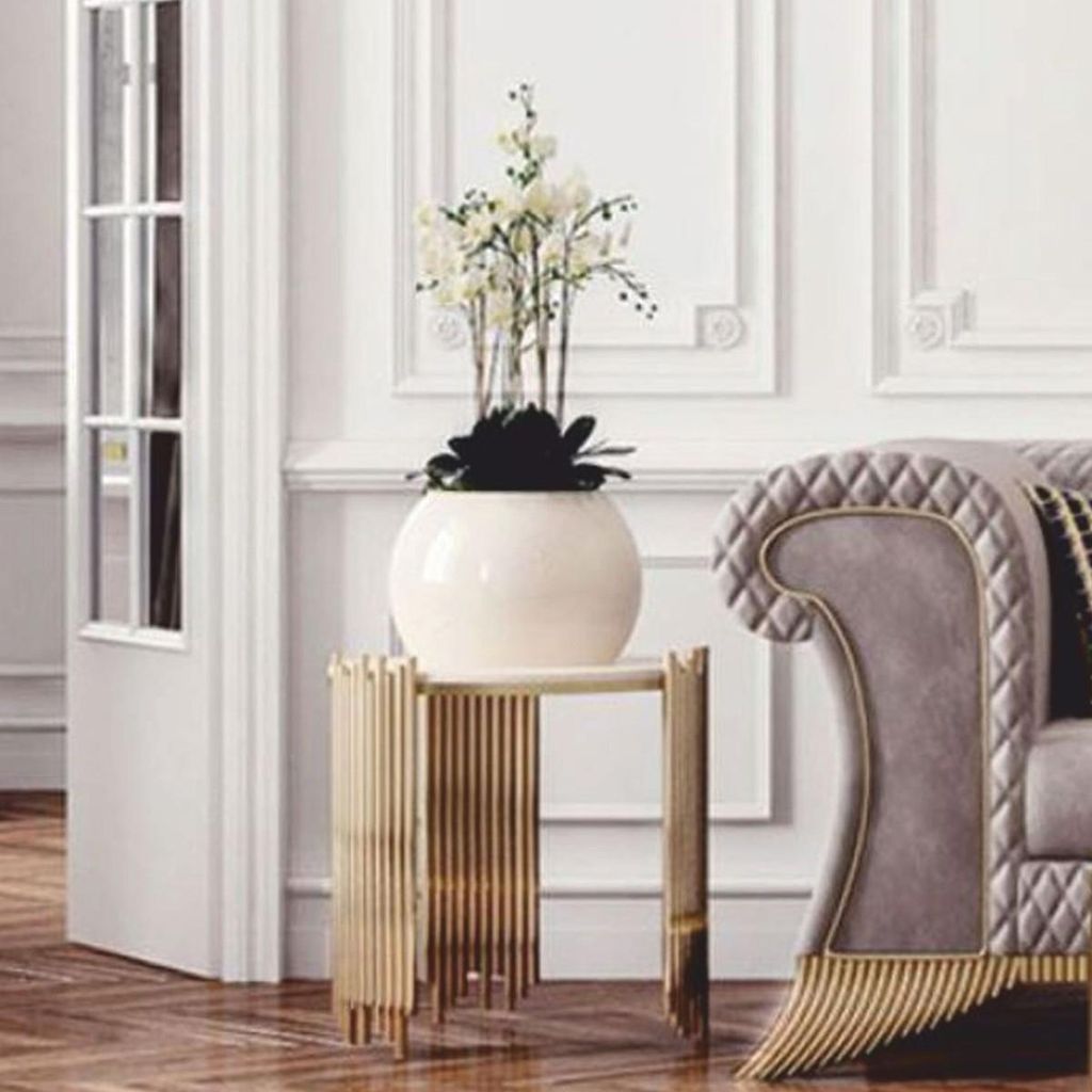 Casa Padrino Luxus Beistelltisch mit Kunstmarmor Tischplatte Weiß / Gold Ø 59 cm