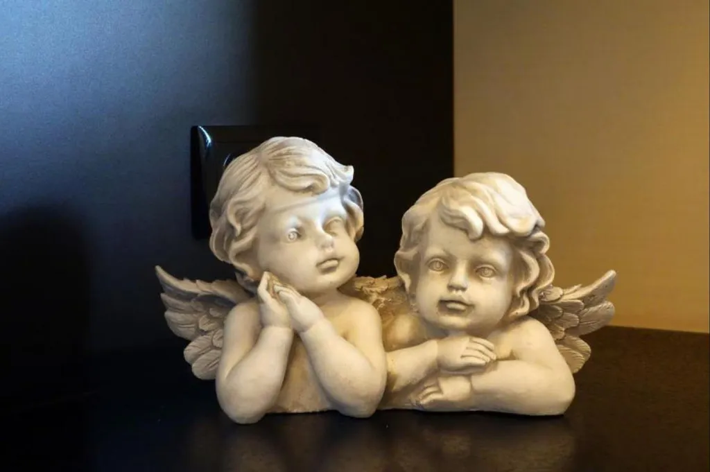 Ange gardien pour tombe : orner et protéger la sépulture d'un proche - 2