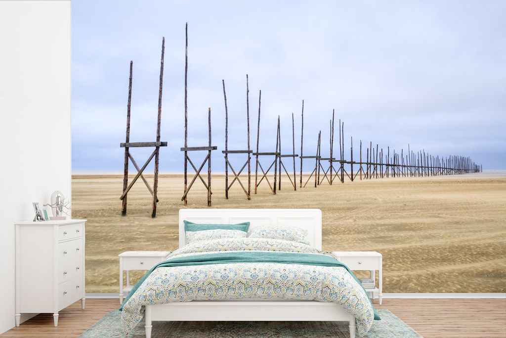 MuchoWow Fototapete für Wohnzimmer oder Schlafzimmer Wandtapete Vinyl Motivtapete Pfähle am Strand von Vlieland - 330x220 cm - Fototapeten