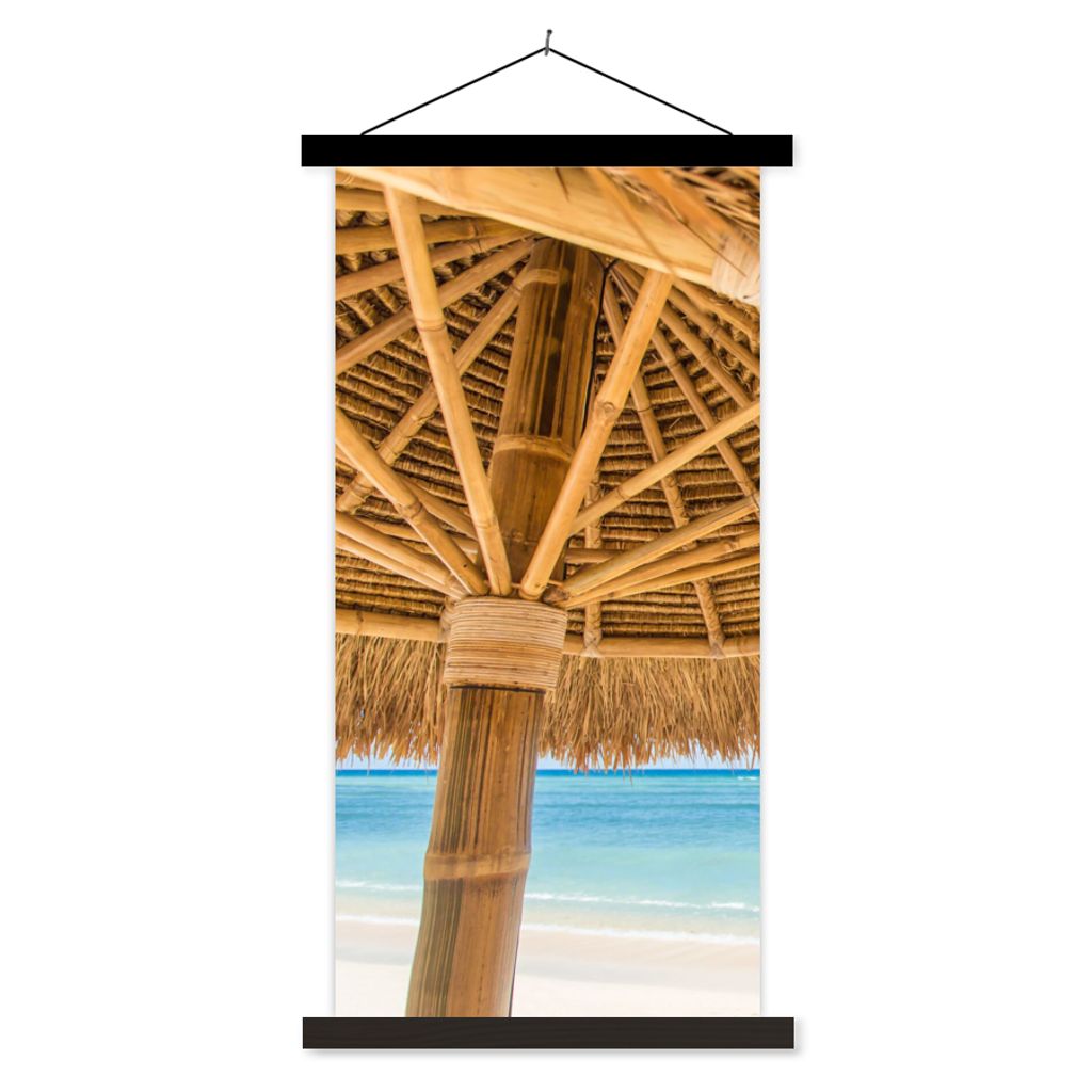 MuchoWow Textilposter Sonnenschirm - Strand - Meer - Tropisch 40x80 cm mit schwarzem Rahmen - Wandemalerei