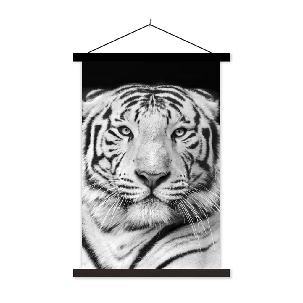MuchoWow Textilposter Tiger - Schwarz - Weiß - Porträt - Tiere 60x90 cm mit schwarzem Rahmen - Poster Wohnzimmer