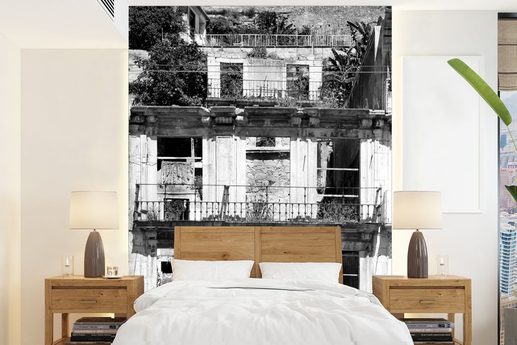 MuchoWow Fototapete für Wohnzimmer oder Schlafzimmer Wandtapete Vinyl Motivtapete Verlassene Gebäude in Portugal - schwarz und weiß - 195x260 ...