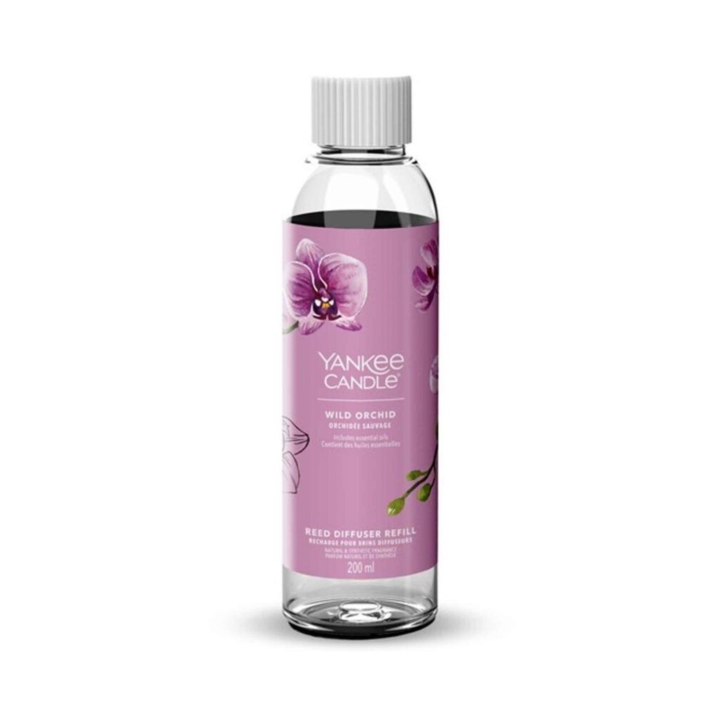 A clear, studio shot of a Yankee Candle reed diffuser refill bottle.