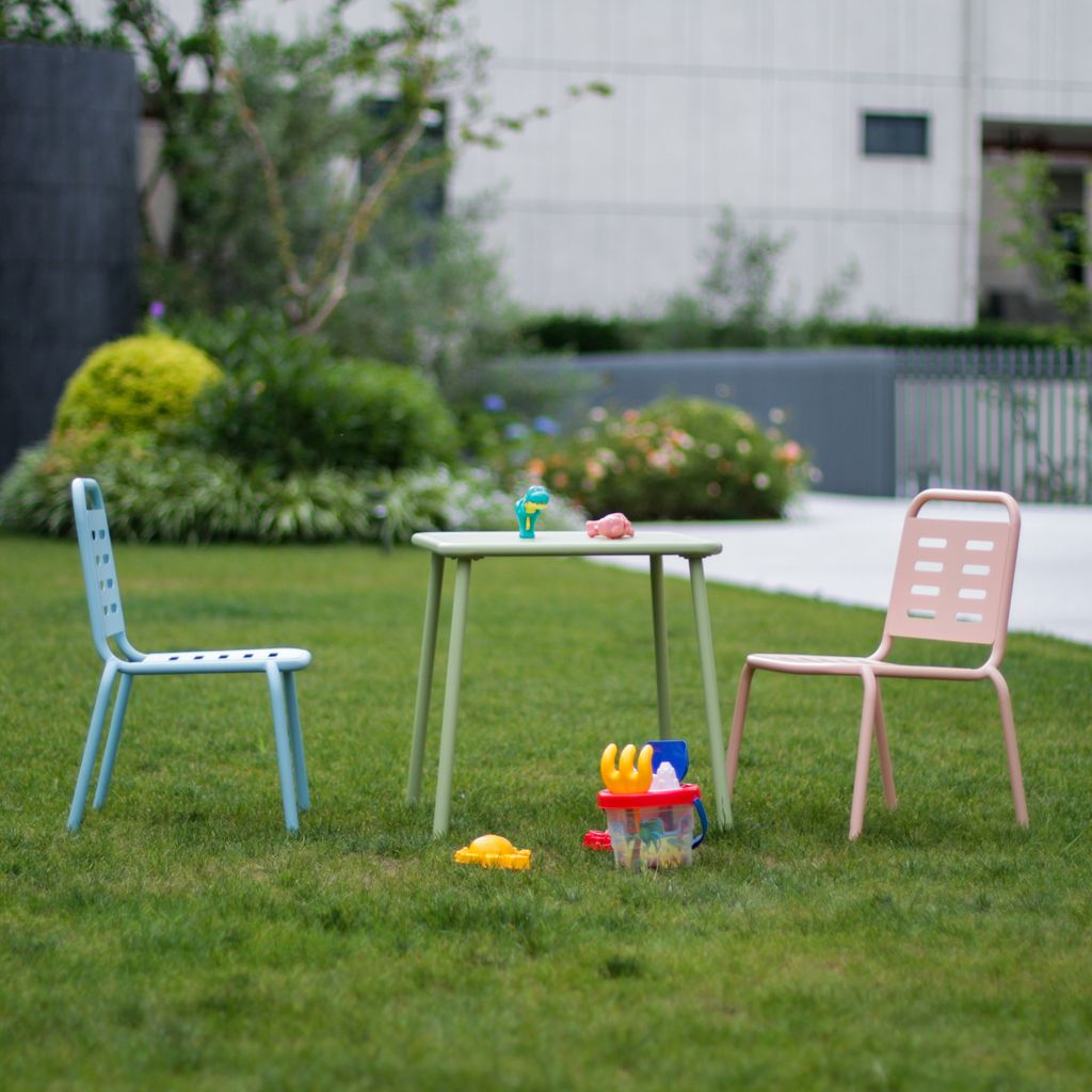 Kindersitzgruppe 'Etroubles' 3-tlg. Kindertisch mit 2 Produktbild 