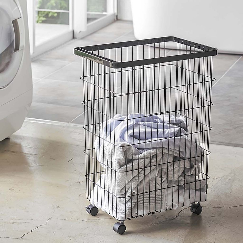 Yamazaki Tower Wäschekorb mit Rollen Metall schwarz