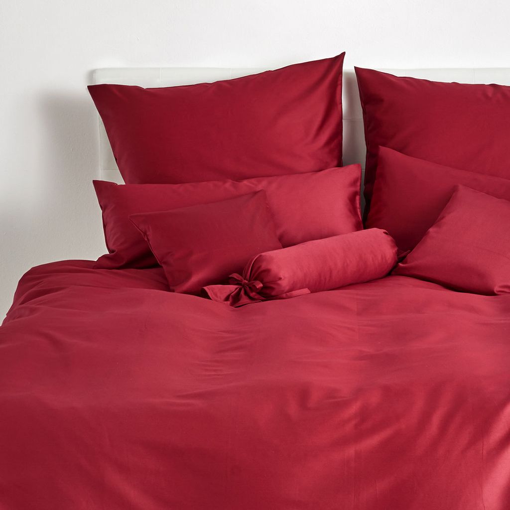 Traumschlaf Uni Mako-Satin Kissenbezüge 50x50 cm bordeaux