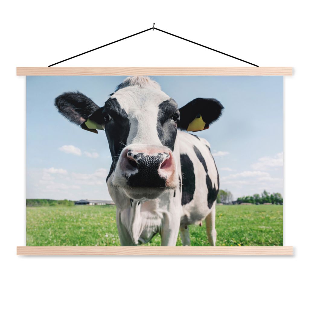 MuchoWow Textilposter Kuh - Wiese - Natur - Tiere - Gras 150x100 cm mit holzfarbenen Rahmen - Posters