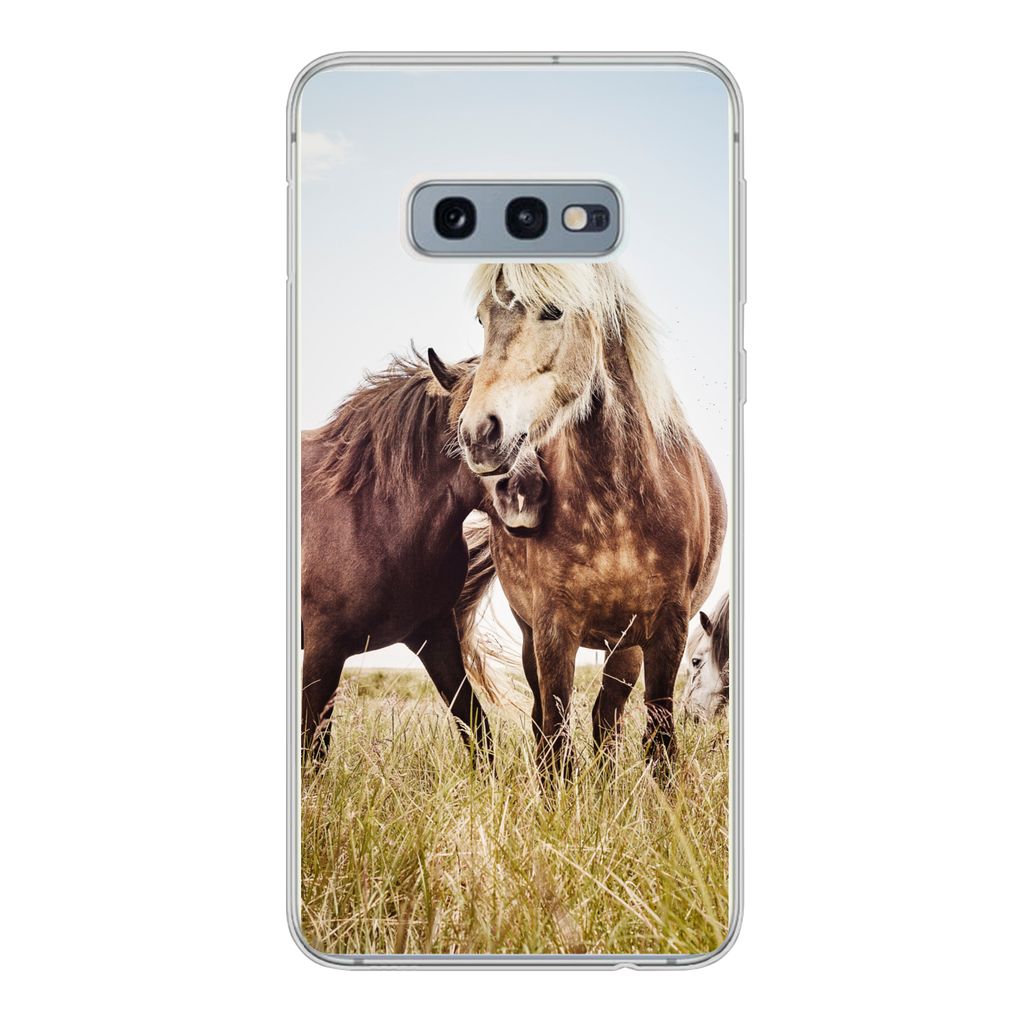 MuchoWow Handyhülle Schutzhülle Hülle für Samsung Galaxy S10e Pferde - Gras - Frühling Silikon Softcase Handy Hülle - Handy