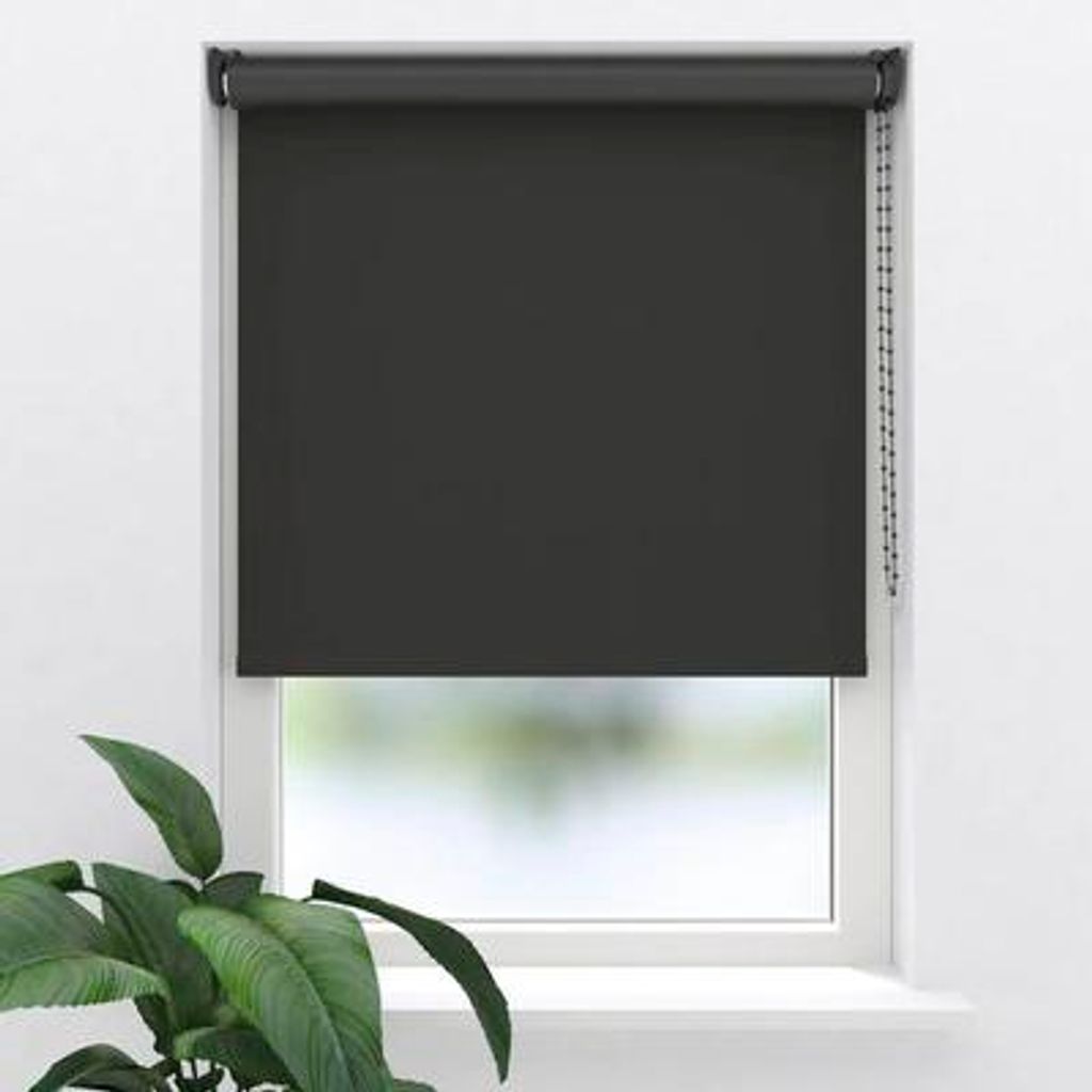 SOLUNA Verdunkelungsrollo colormatch V46 schwarz mit farblich abgestimmter Mechanik und Rückseite 210x190 cm inkl. Klemm