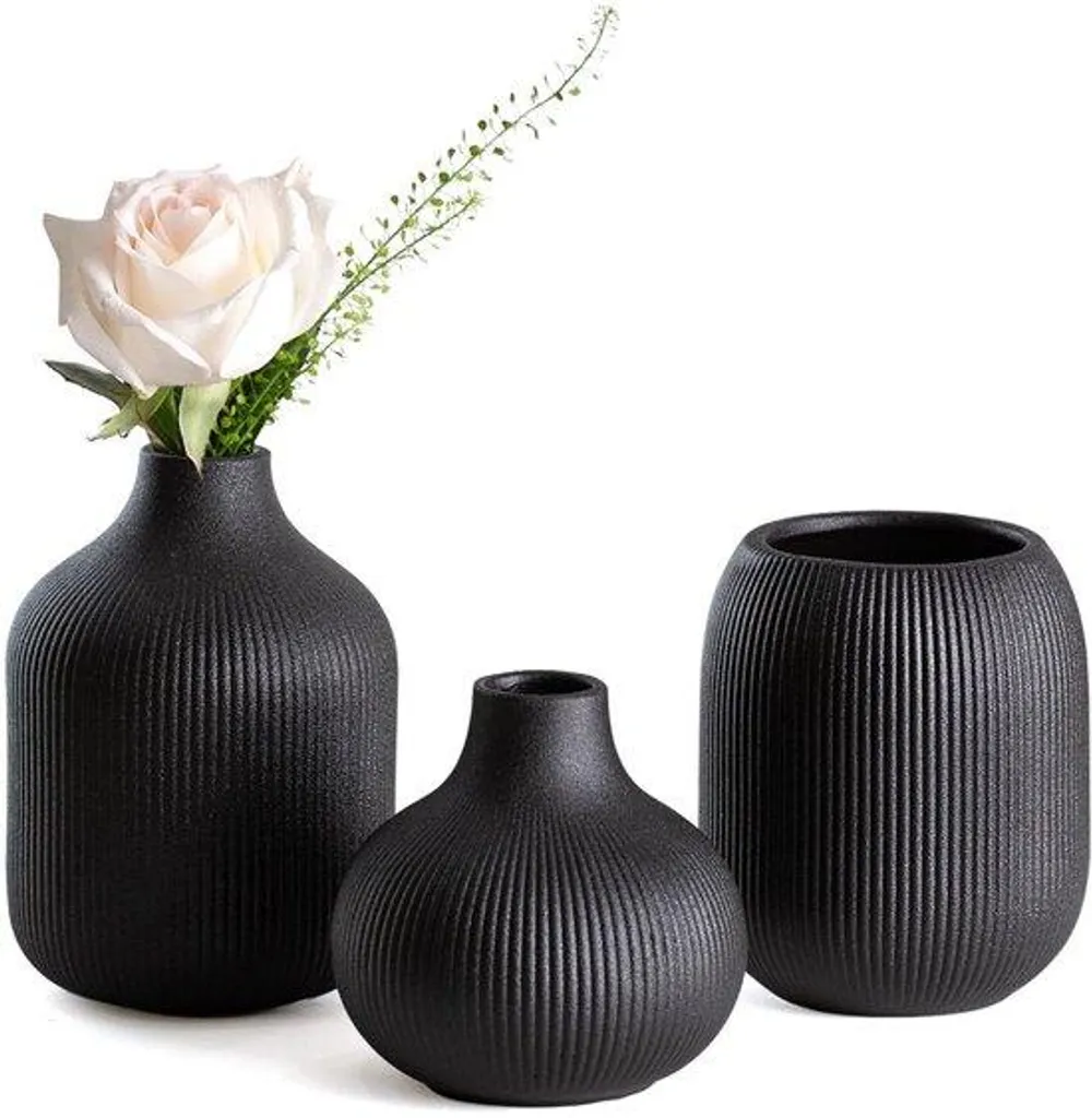 Petit vase en céramique noire pour espace restreint - Trio déco