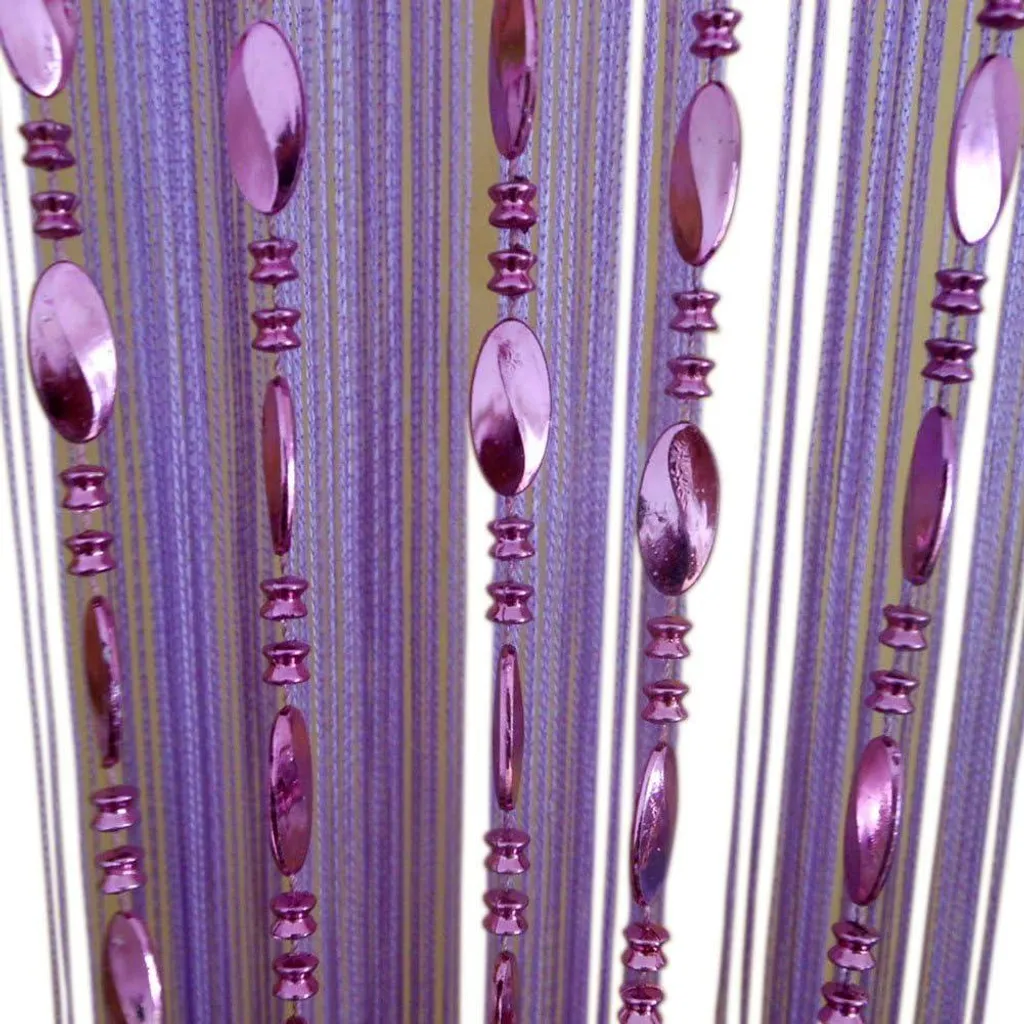 Rideau de perles lilas pour créer une ambiance zen et cosy chez soi