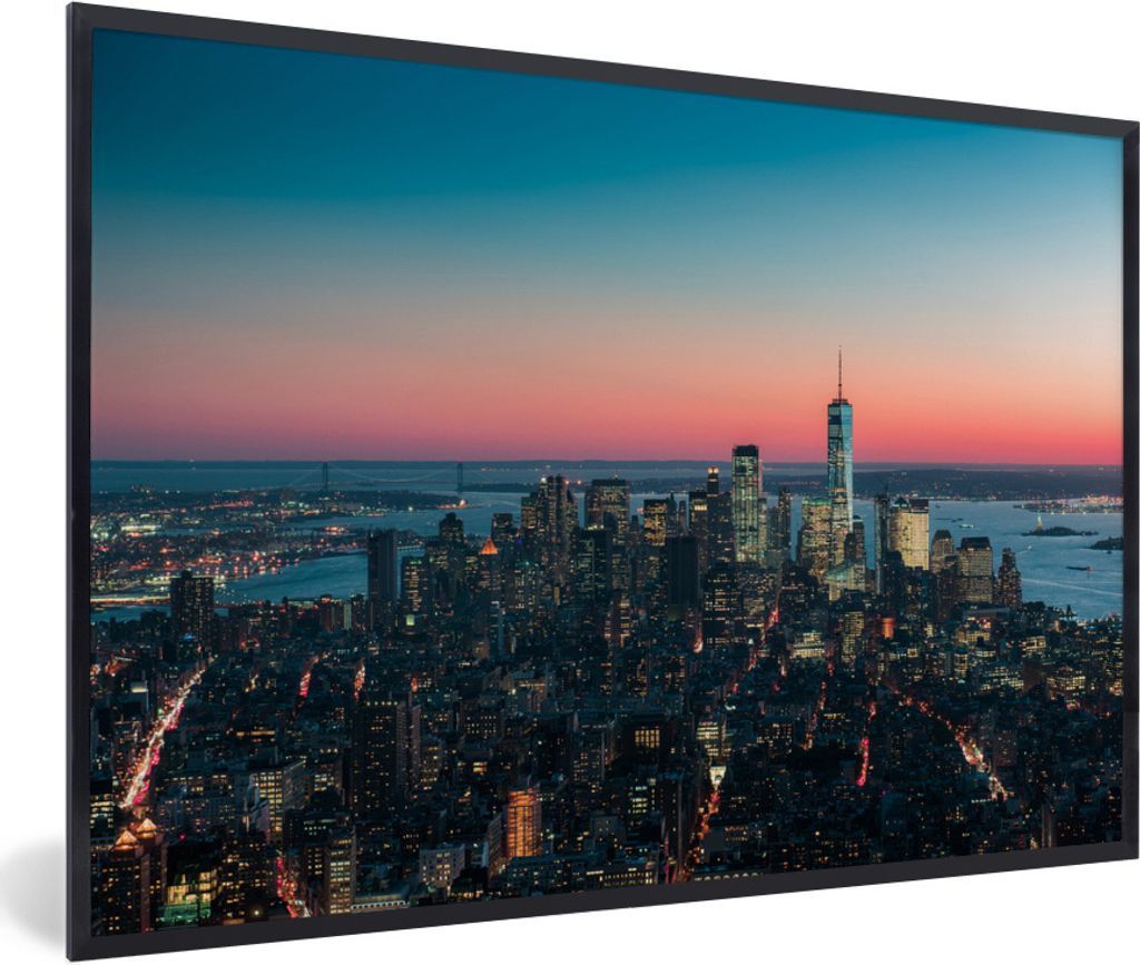MuchoWow Gerahmtes Poster Eindrucksvoller Sonnenuntergang am World Trade Center in Manhattan 30x20 cm - Poster mit Schwarzem Bilderrahmen Wandpos...