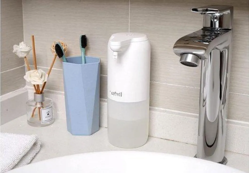 Distributeur automatique de savon 300 ml : évitez microbes et bactéries
