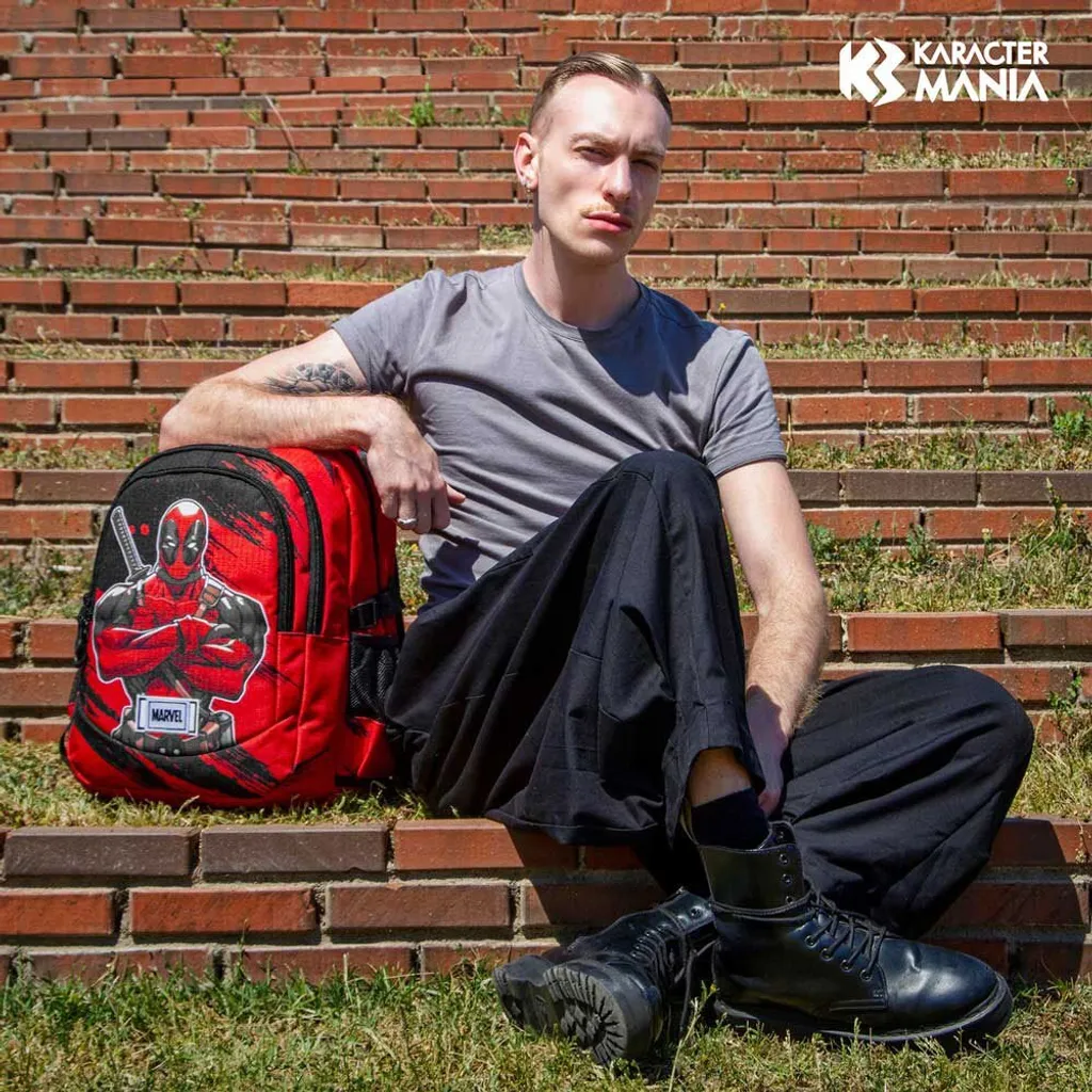 Sac à dos Marvel Deadpool Plus 44cm Karactermania - Modèle Premium