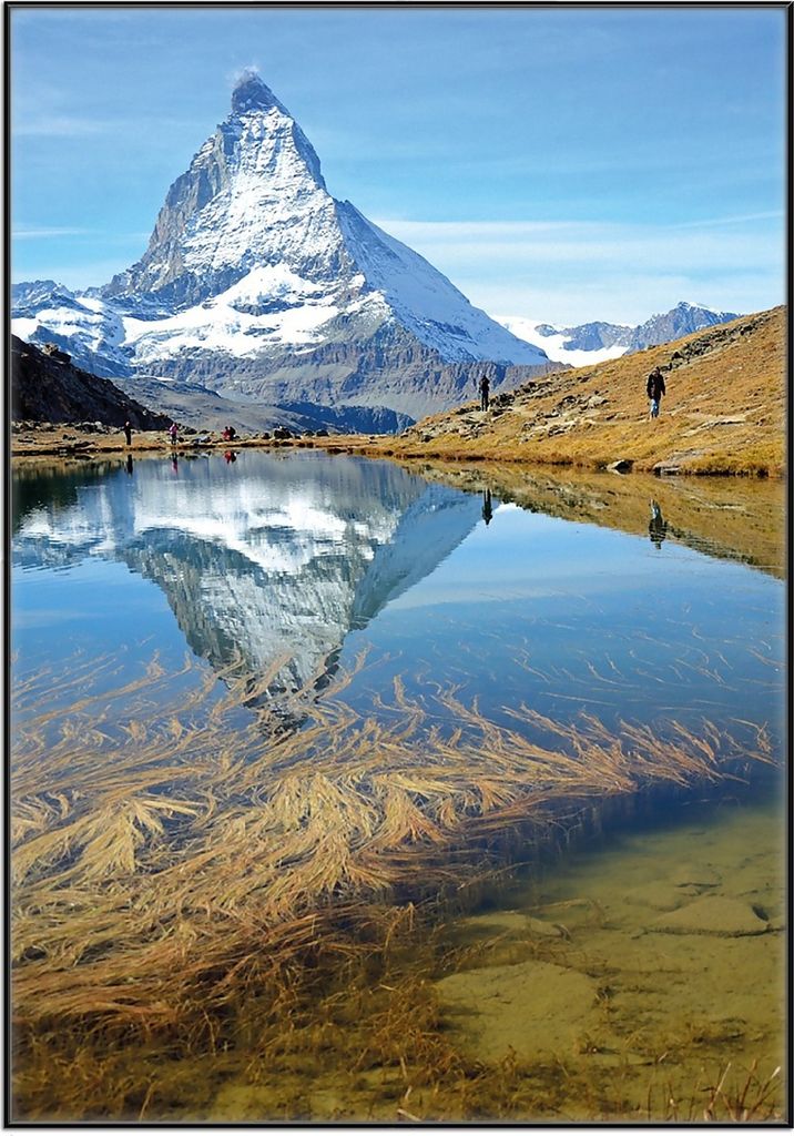 Wallario Wandbild Matterhorn - Spiegelung im See, Größe: 70,30 x 100,30 cm, Poster mit schwarzem Aluminiumrahmen