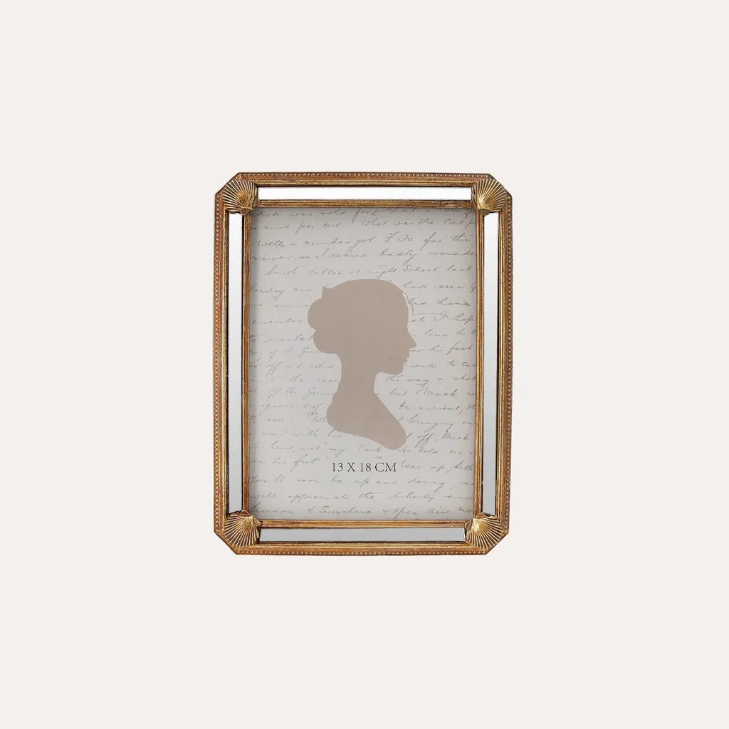 Cadre photo pour salon chic avec motif coquillages dorés 21 x 16 cm