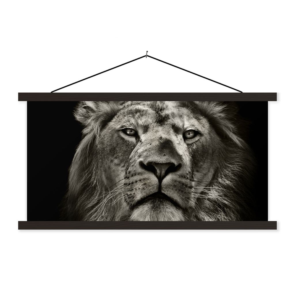 MuchoWow Textilposter Löwe - Tiere - Porträt - Wildtiere - Schwarz und weiß 150x75 cm mit schwarzem Rahmen - Posterleiste