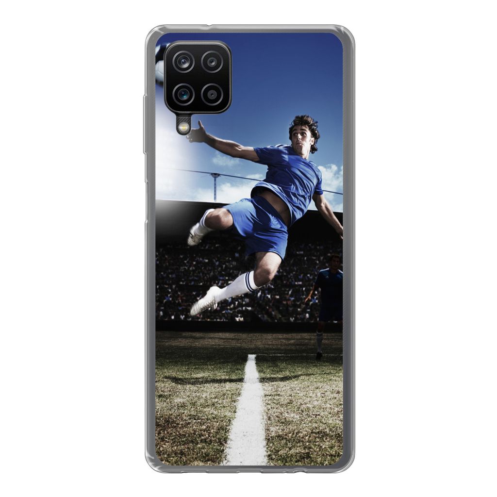MuchoWow Handyhülle Schutzhülle Hülle für Samsung Galaxy A12 Fußballspieler macht einen Volley Silikon Softcase Handy Hülle - Bild