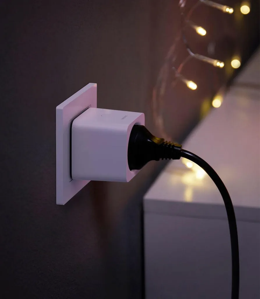 Philips Hue Smart Plug EU Prise Intelligente Blanche Zigbee Compacte - 24