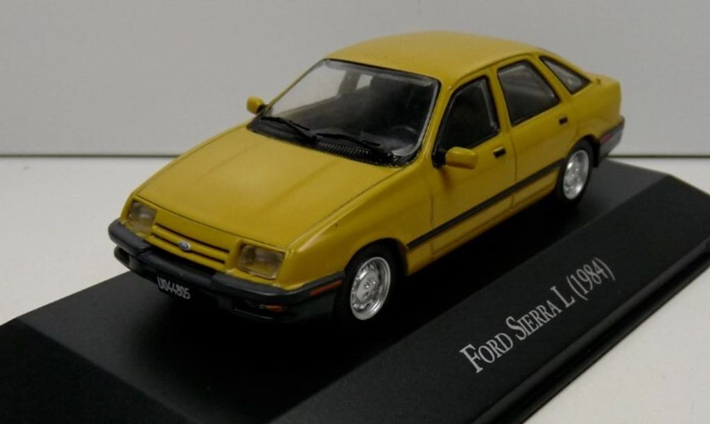 FORD Sierra I 1984 Gelb mit Broschüre, MAGARGAQV28, Maßstab1/43, SALVAT