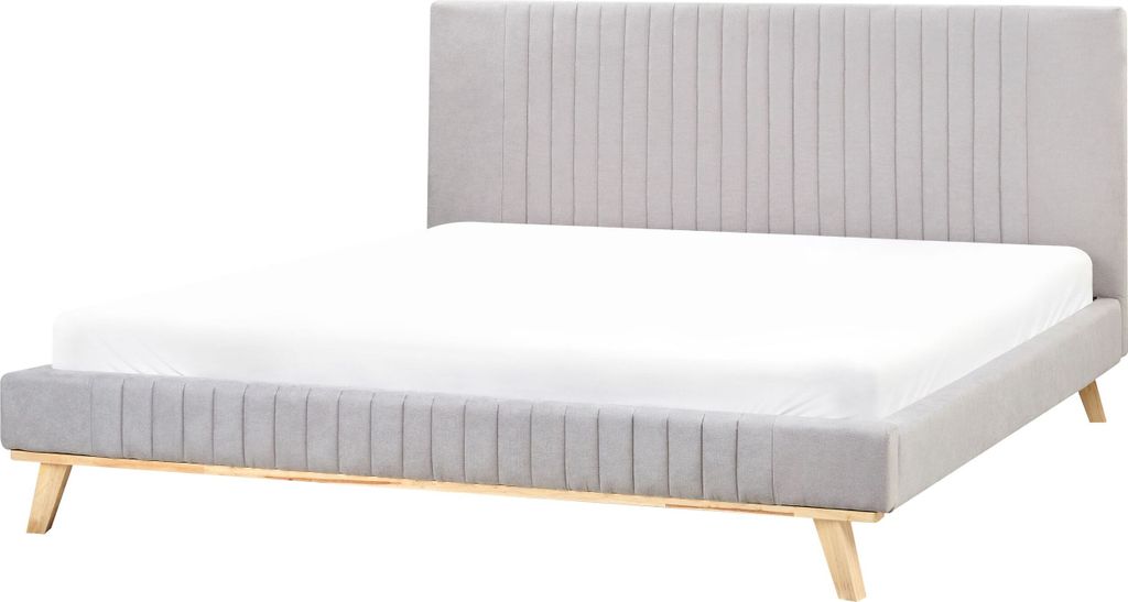 BELIANI Bett Hellgrau 180 x 200 cm Chenille mit Lattenrost Dekoratives Kopfteil mit Vertikaler Versteppung Modern