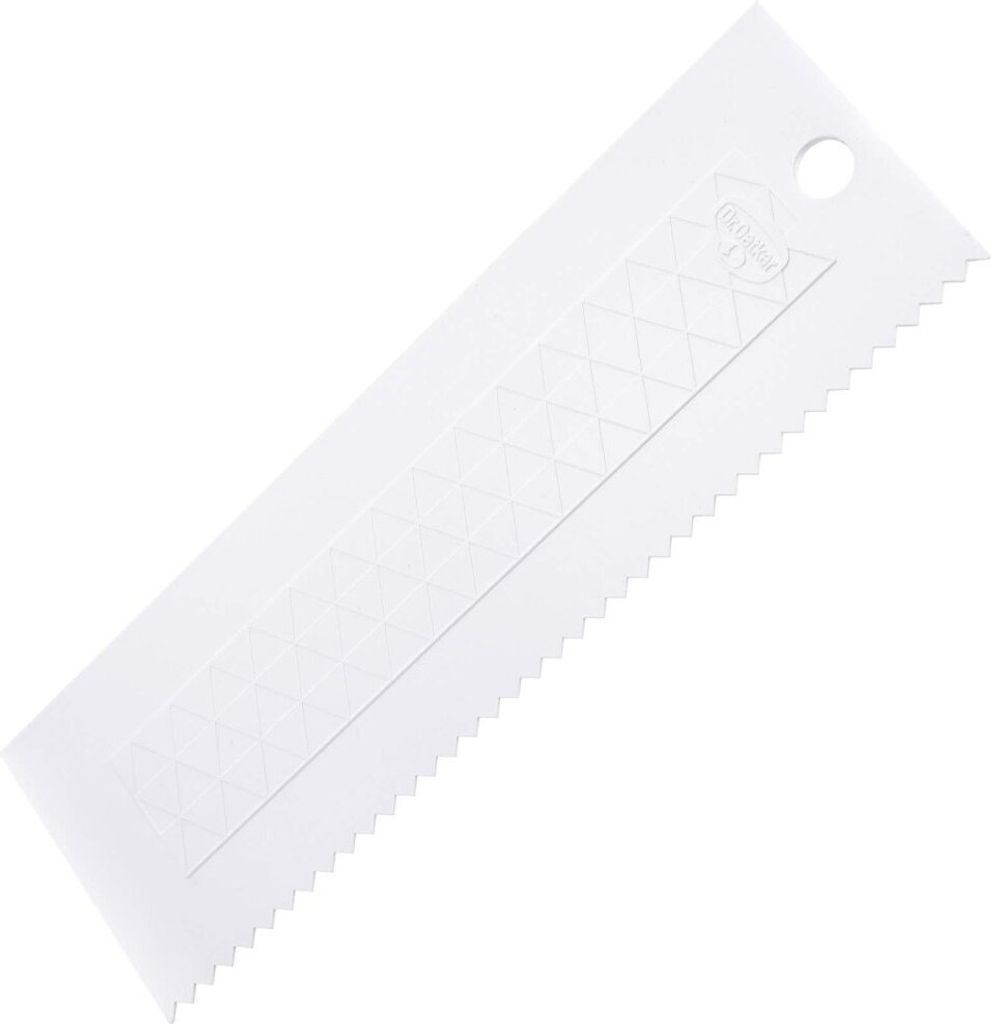 Dr. Oetker Tortenglätter extra hoch 23 cm, Küchenhelfer mit glatter und gezackter Seite, hochwertiger Tortenkamm zum Dekorieren und Verzieren von...