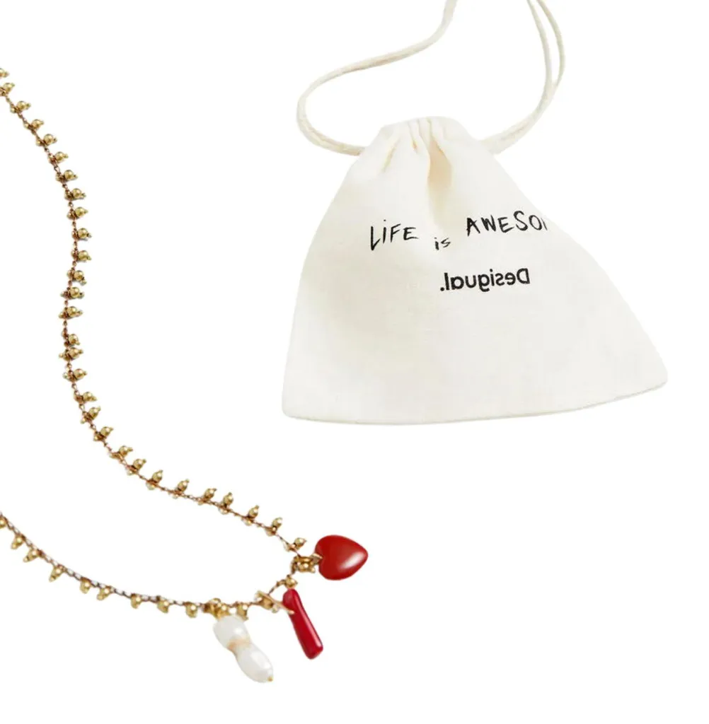 Sautoir Desigual avec perles et breloques cœurs - Collier femme chic