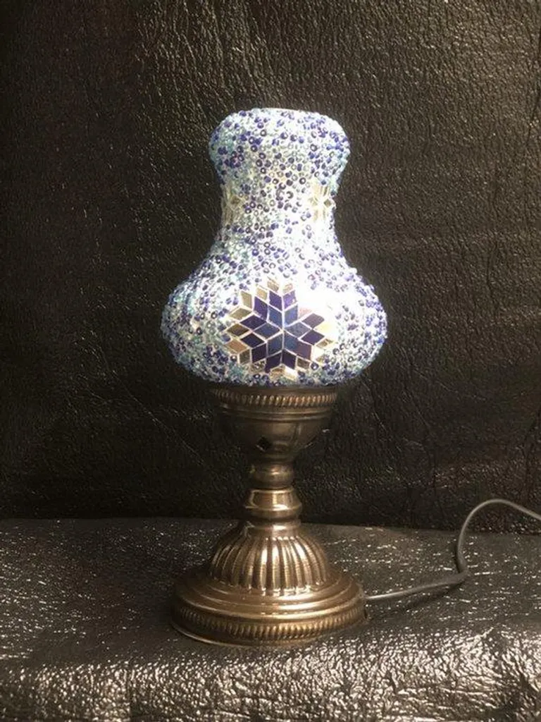 Lampe de table bleue style mosaïque orientale pour salon - Modèle Poire